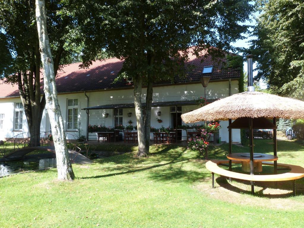 Landhaus Dargelin Hotel Behrenhoff Eksteriør billede